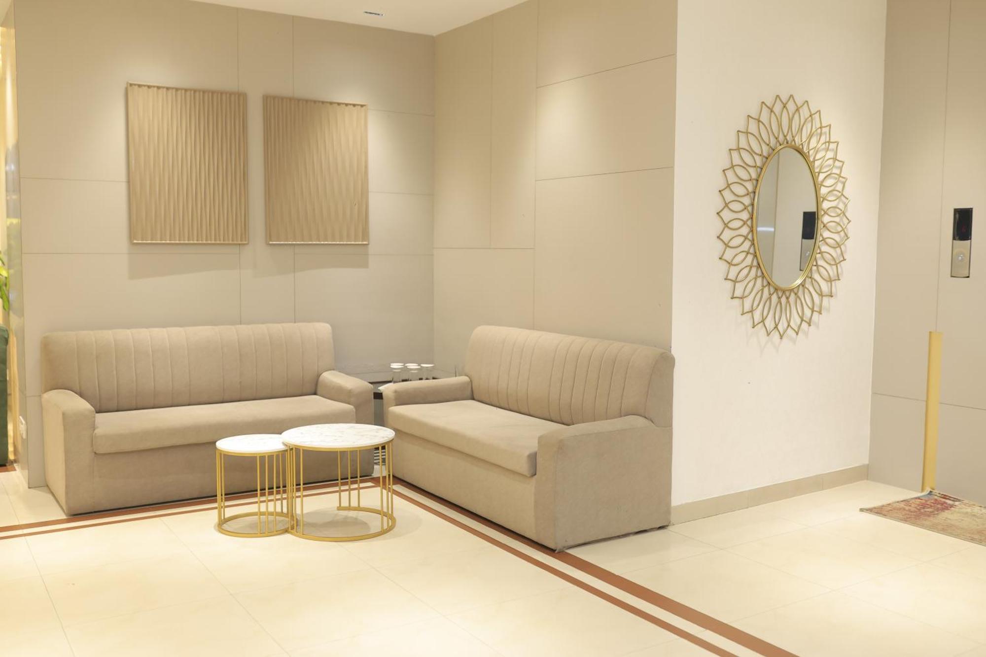 Hotel Prag Continental กูวาฮาติ ภายนอก รูปภาพ
