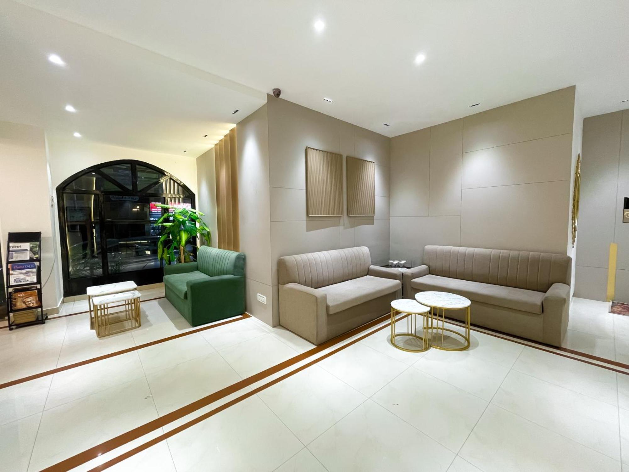 Hotel Prag Continental กูวาฮาติ ภายนอก รูปภาพ