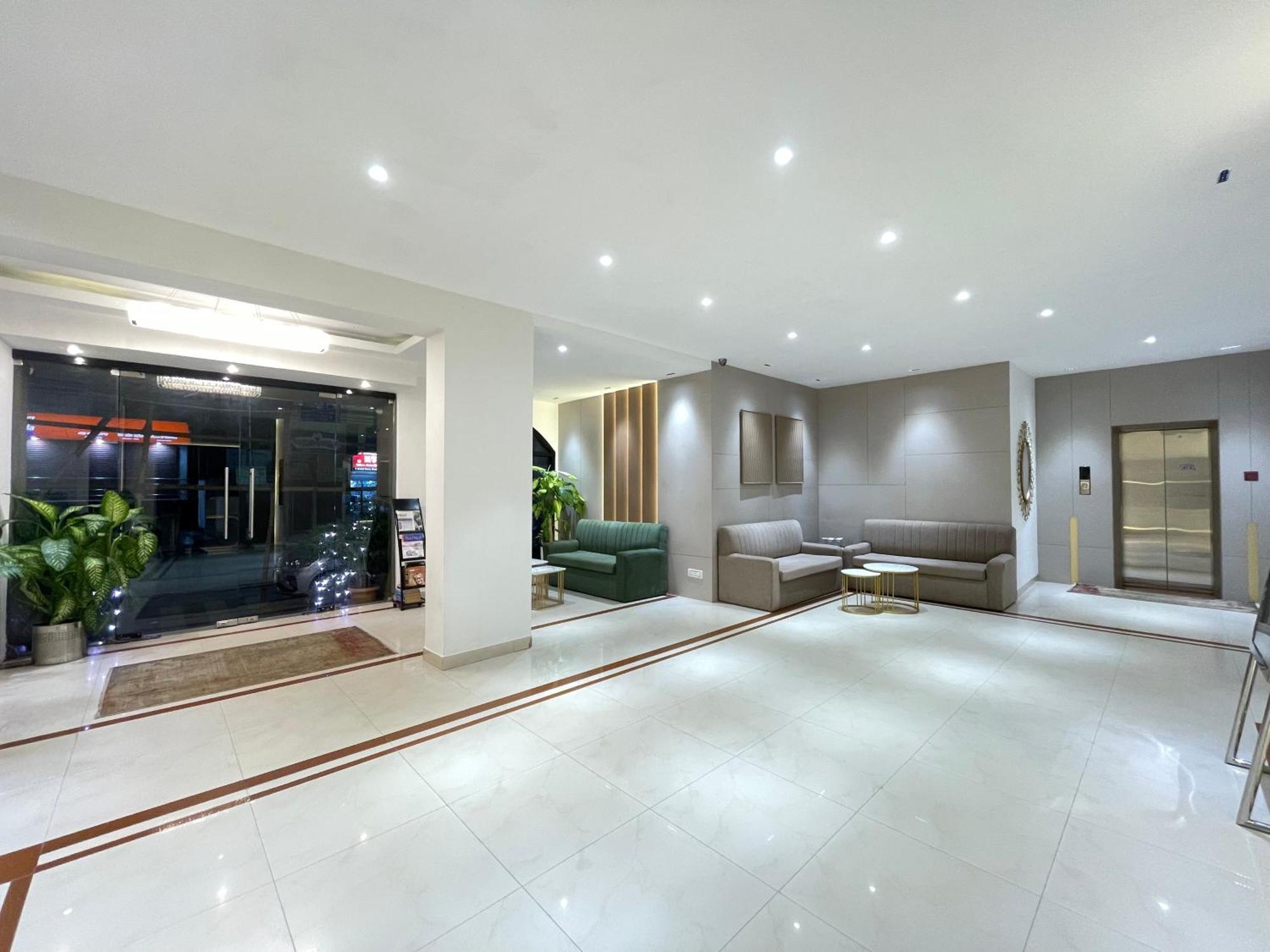 Hotel Prag Continental กูวาฮาติ ภายนอก รูปภาพ