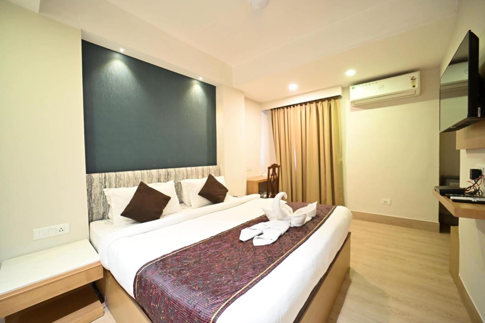 Hotel Prag Continental กูวาฮาติ ภายนอก รูปภาพ