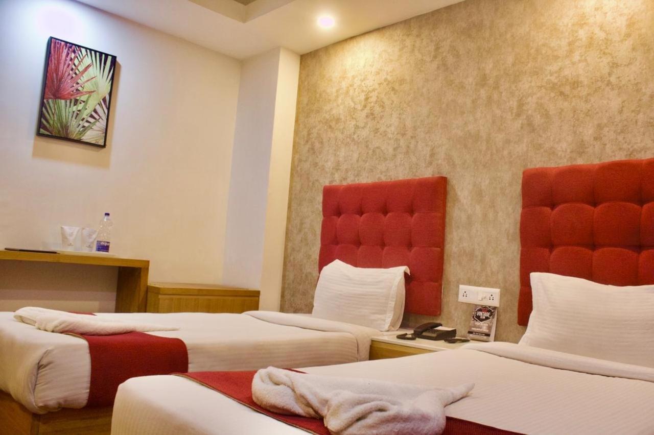 Hotel Prag Continental กูวาฮาติ ภายนอก รูปภาพ