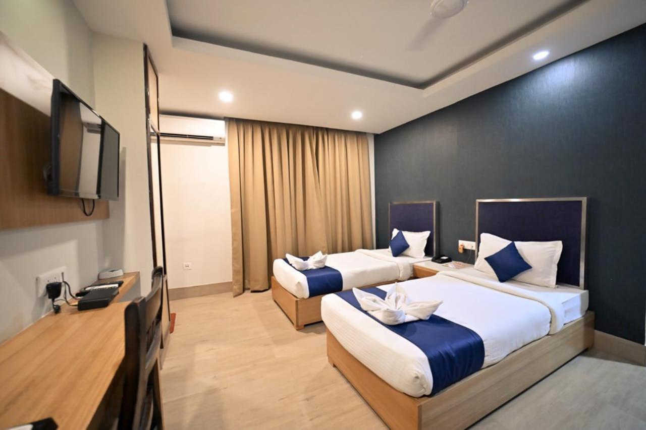 Hotel Prag Continental กูวาฮาติ ภายนอก รูปภาพ