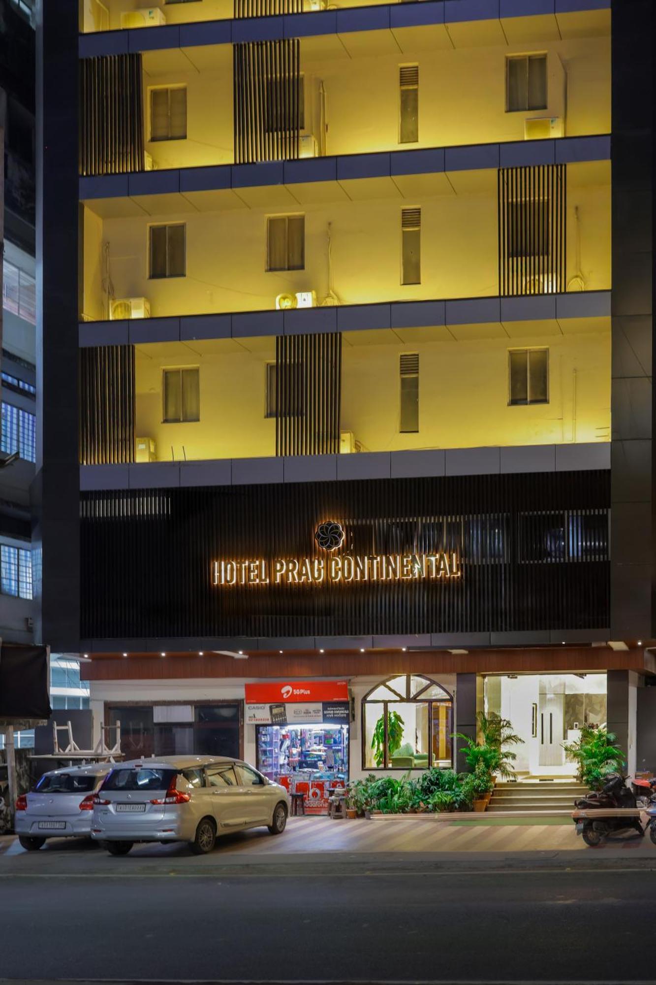 Hotel Prag Continental กูวาฮาติ ภายนอก รูปภาพ