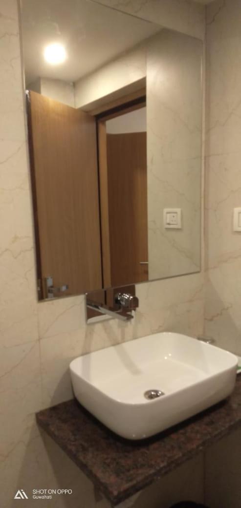 Hotel Prag Continental กูวาฮาติ ภายนอก รูปภาพ